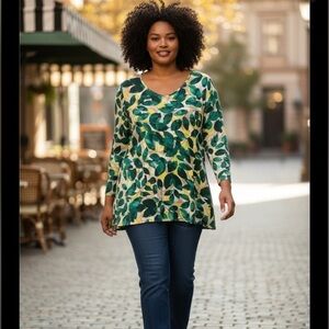 EVRI modern leaf print tee in size 3X
